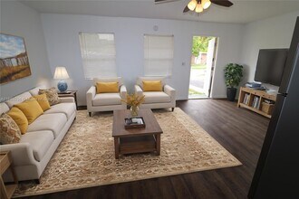 499 NW 42nd St-Unit -5 in Oakland Park, FL - Building Photo - Building Photo