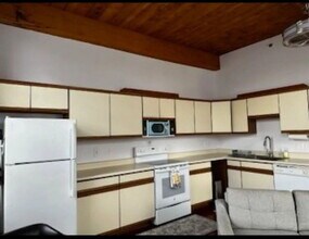 156 Front St in Exeter, NH - Foto de edificio - Building Photo