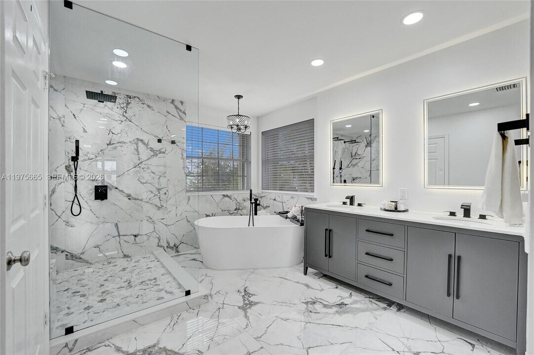 18231 SW 27th St in Miramar, FL - Building Photo