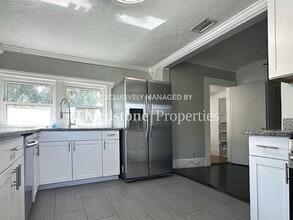 1520 Donald St in Jacksonville, FL - Foto de edificio - Building Photo