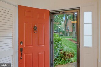 14 S Manchester St in Arlington, VA - Building Photo - Building Photo