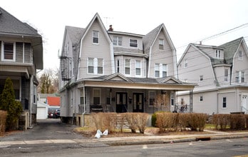 133 Pelham Rd in New Rochelle, NY - Foto de edificio - Building Photo