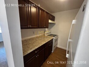 1612 Mitchell St in Melbourne, FL - Building Photo - Building Photo