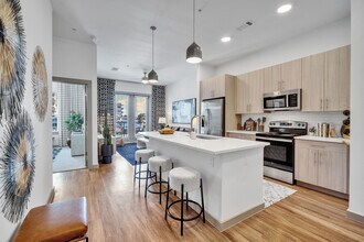 Domain at Chisholm Creek in Oklahoma City, OK - Building Photo - Building Photo