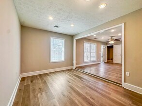 7065 Merrywood Dr in Fairburn, GA - Building Photo - Building Photo