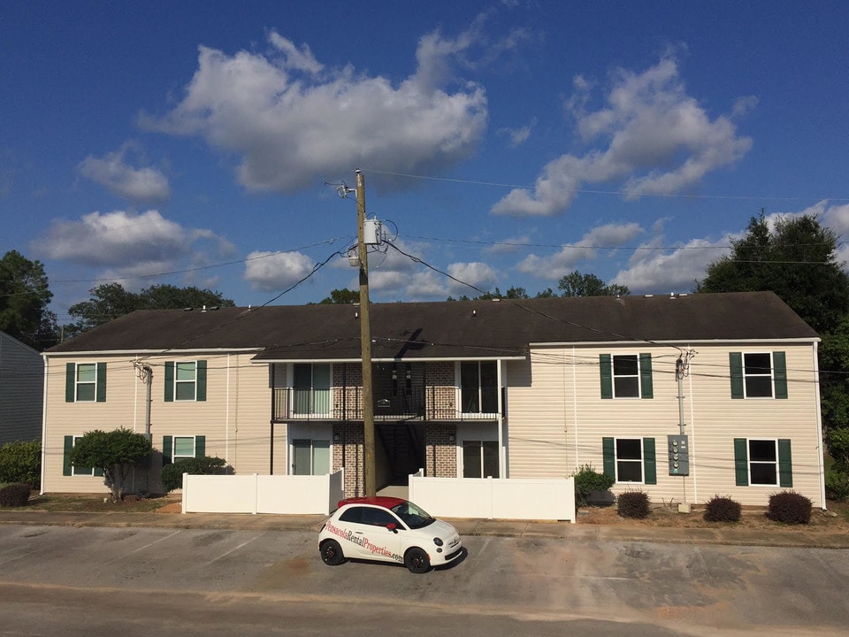 Oak Ridge Apartments in Pensacola, FL - Building Photo