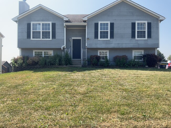 property at 11627 N Manning Ave