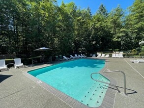 25235 SE Klahanie Blvd in Issaquah, WA - Building Photo - Building Photo