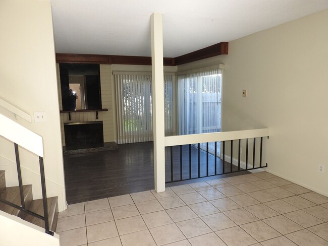 2316 Caminito Recodo in San Diego, CA - Building Photo - Building Photo