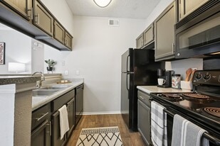 Spring Pointe in Richardson, TX - Building Photo