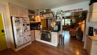 5823 Bowcroft St, Unit 4 in Los Angeles, CA - Building Photo - Building Photo