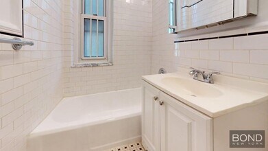 1 Jane St in New York, NY - Building Photo - Building Photo