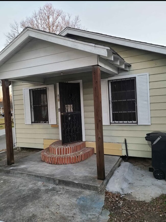 property at 542 E Buchanan St