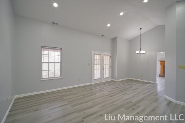 6069 Buell Ln in Indianapolis, IN - Foto de edificio - Building Photo