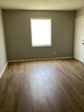 4913 Saddlebrook Ln in Louisville, KY - Building Photo - Building Photo