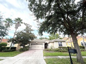 1047 Lascala Dr in Windermere, FL - Building Photo