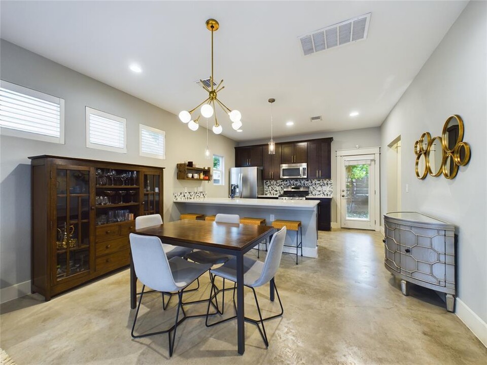 3002 Neal St in Austin, TX - Building Photo