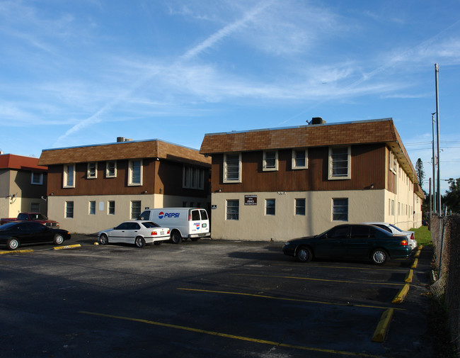 The Alexander Apartments in Hollywood, FL - Building Photo - Building Photo