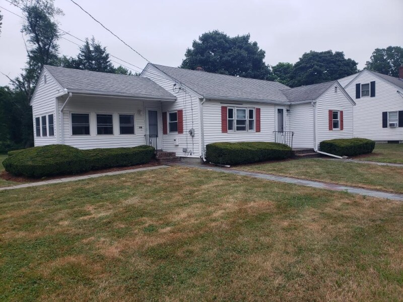 178 Spring St in Forestdale, MA - Building Photo