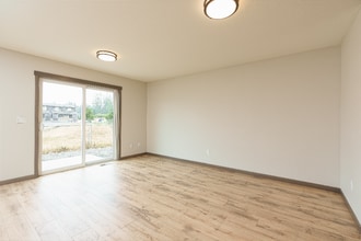 1310 Lamont Ln in Seaside, OR - Building Photo - Building Photo