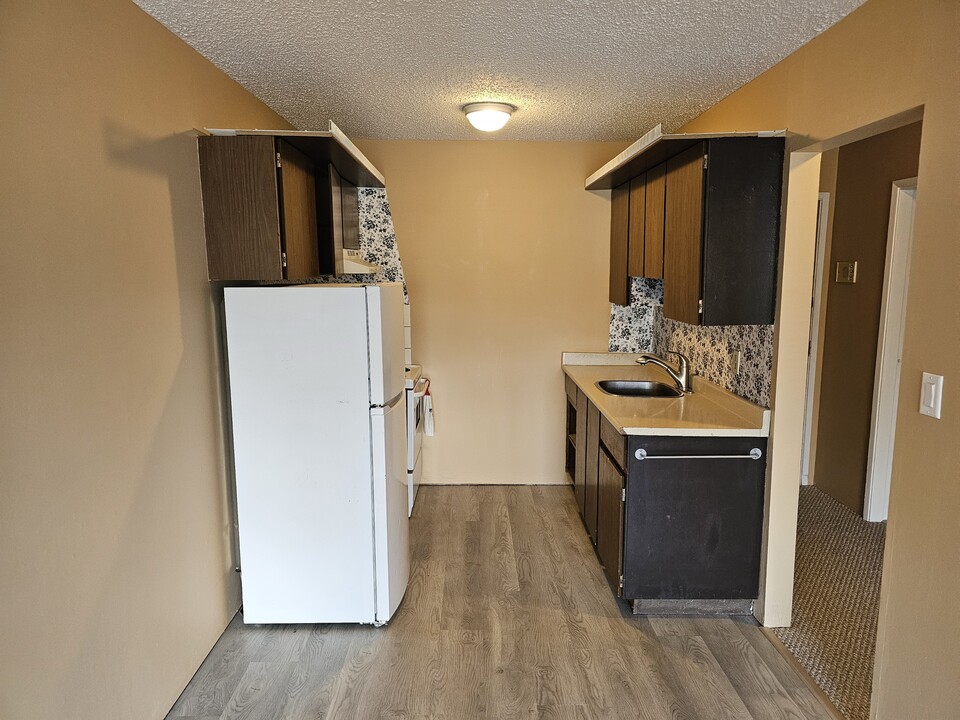 33924 George Ferguson Way in Abbotsford, BC - Building Photo