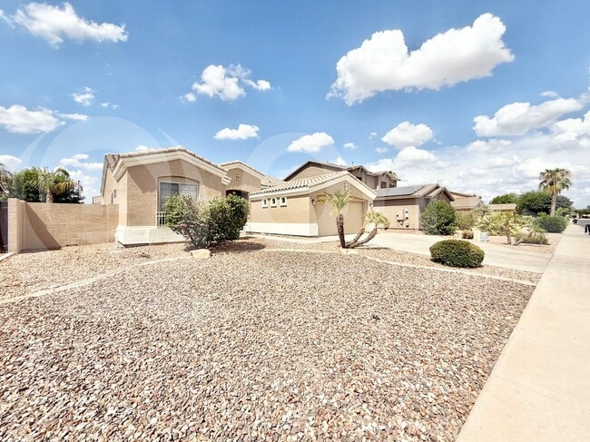 property at 3658 E Shannon St