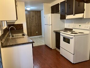93 Greenbrier Dr in Oroville, CA - Building Photo - Building Photo