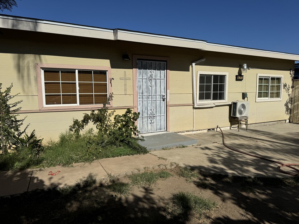 1026 E Ohio Ave in Escondido, CA - Foto de edificio