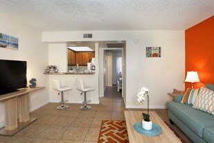 Sandy Lane in Largo, FL - Building Photo