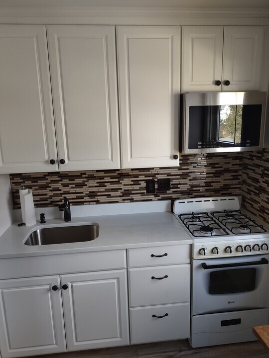 28 Beechwood Ave, Unit 2nd Floor in West Harrison, NY - Building Photo