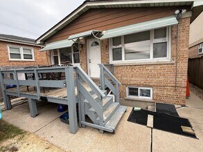 3136 N Olcott Ave in Chicago, IL - Foto de edificio - Building Photo
