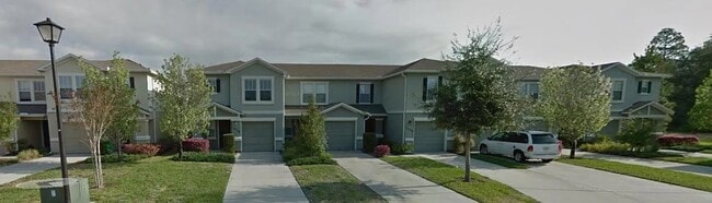 1034 N Black Cherry Dr
