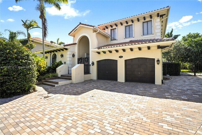 18906 SW 76th Ave in Cutler Bay, FL - Building Photo - Building Photo
