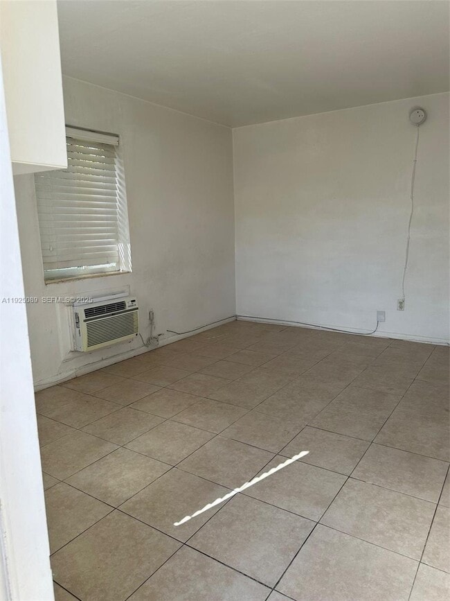 16190 NE 19th Pl in North Miami Beach, FL - Building Photo - Building Photo