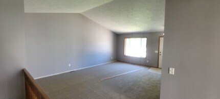 5102 S Baneberry Ave in Sioux Falls, SD - Building Photo - Building Photo