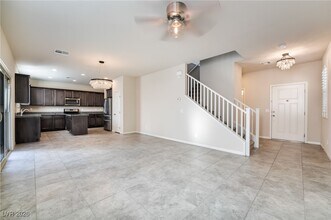 8921 Sleepy Panda Ave in Las Vegas, NV - Building Photo - Building Photo