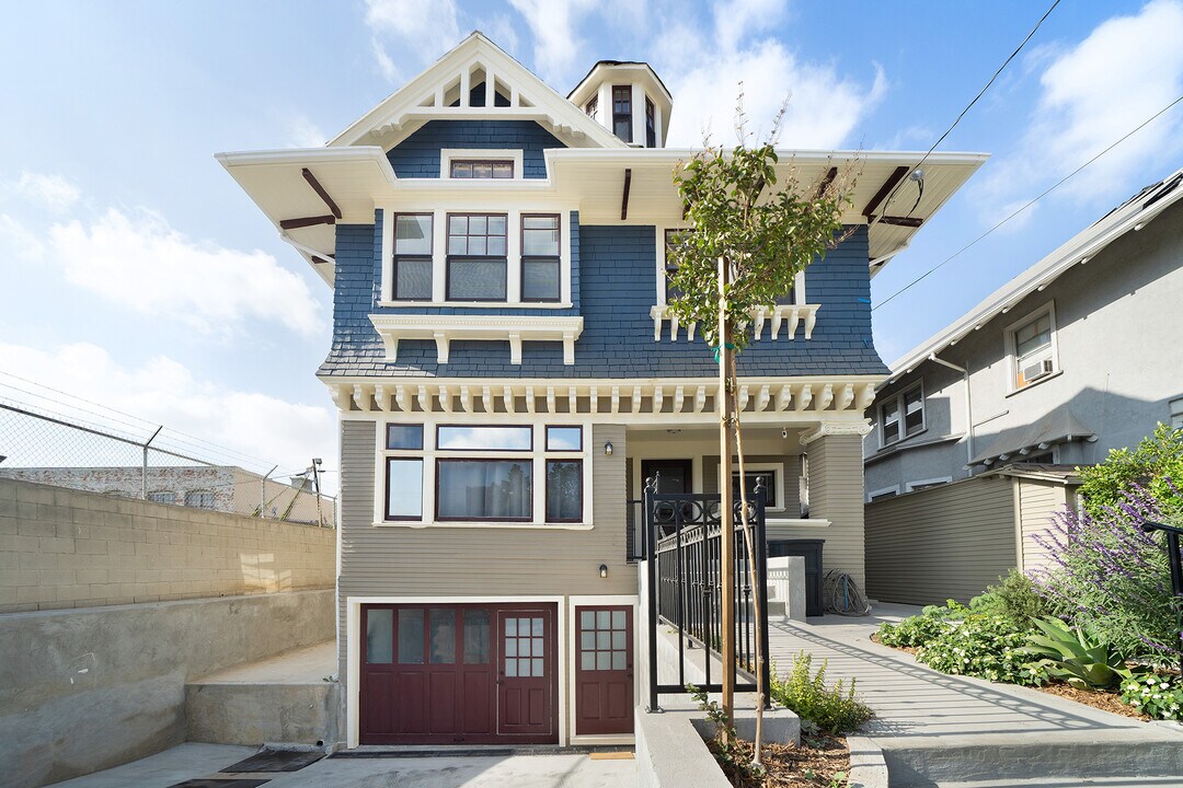 749 Columbia Ave, Unit 103 in Los Angeles, CA - Foto de edificio