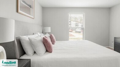 3450 Manor Dr, Unit 50-110 in Homewood, AL - Foto de edificio - Building Photo