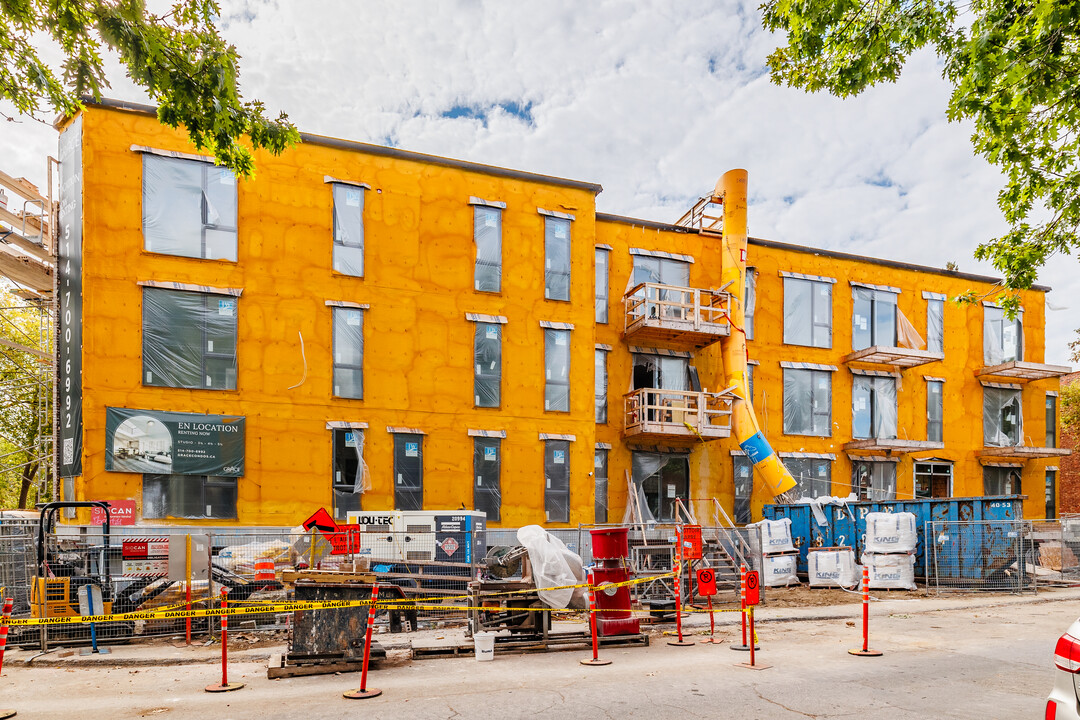 2180 De Clifton Av in Montréal, QC - Building Photo