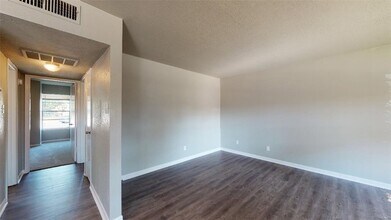 3800 E 29th St, Unit 18 in Bryan, TX - Building Photo - Building Photo