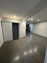 1239 W Erie St in Chicago, IL - Building Photo