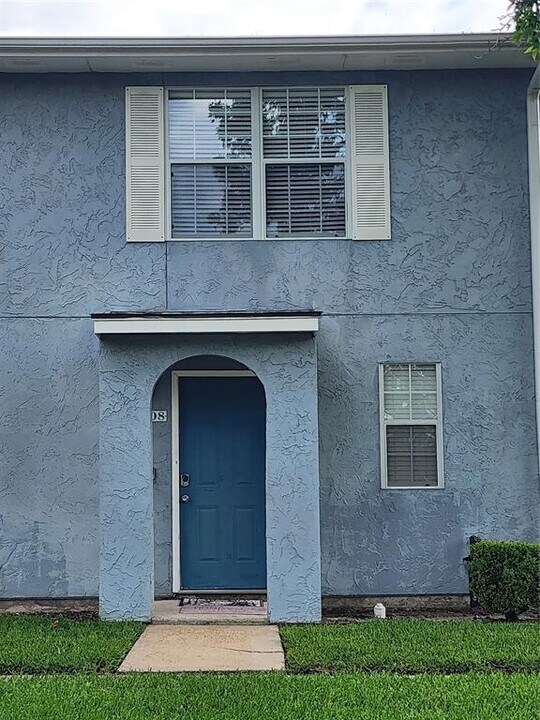 1808 Country Village Blvd in Humble, TX - Building Photo
