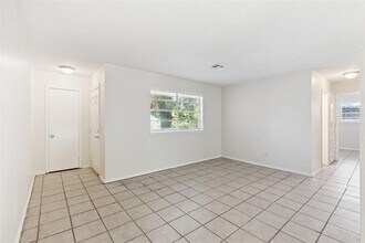 3320 Hampton Rd in Del City, OK - Building Photo - Building Photo