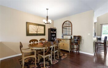 5 Case Ct in Monroe, NY - Building Photo - Building Photo