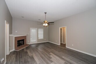 9996 Houston Birch Dr in Memphis, TN - Foto de edificio - Building Photo