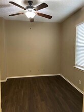 902 W Hickory St in Denton, TX - Building Photo - Building Photo