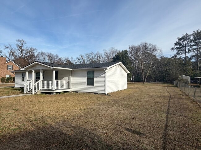 6 Walnut St in Bloomingdale, GA - Foto de edificio - Building Photo