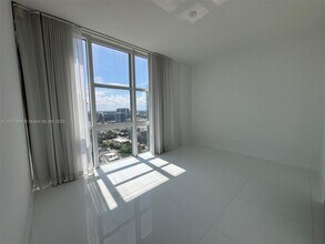 665 NE 25th St in Miami, FL - Building Photo - Building Photo