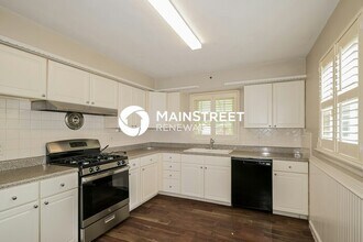 670 Florland Dr in Florissant, MO - Building Photo - Building Photo