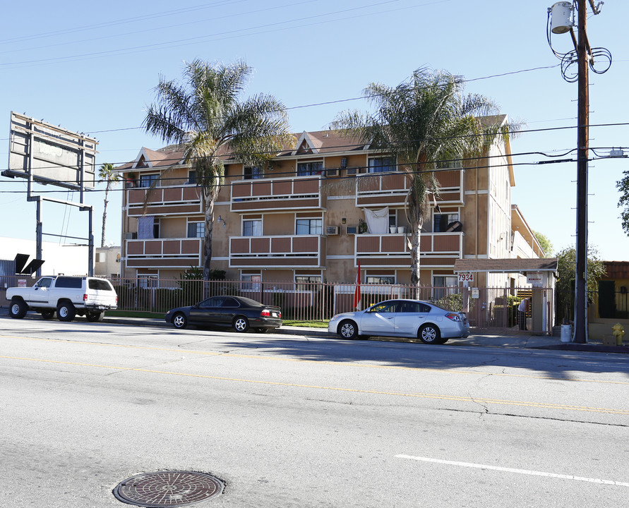 Casa Laurel in North Hollywood, CA - Building Photo